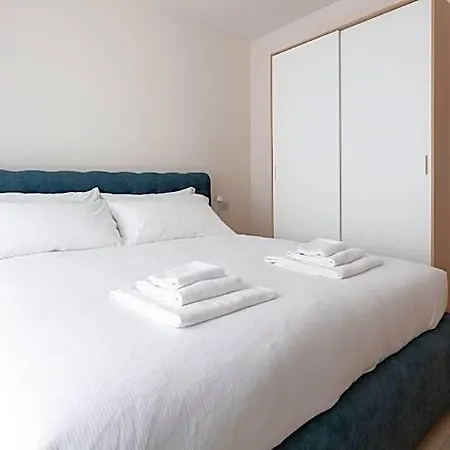 Hotel Italianway - Dosso Del Grillo 1a
