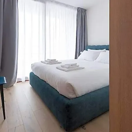 Hotel Italianway - Dosso Del Grillo 1a